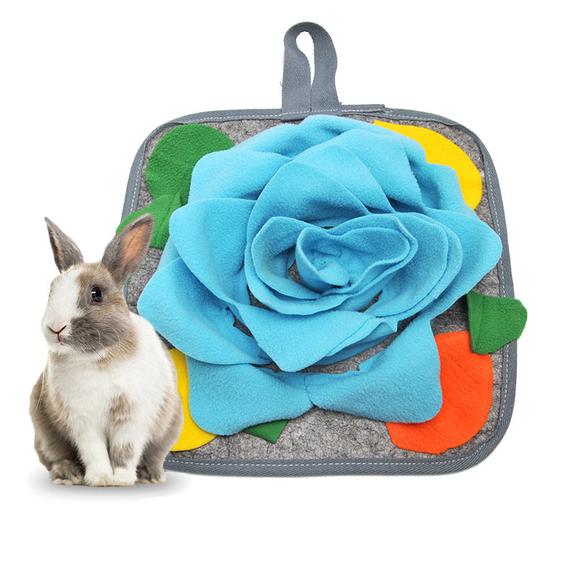 Flower-Shaped Slow Feeder Sniff Pad for Rabbits